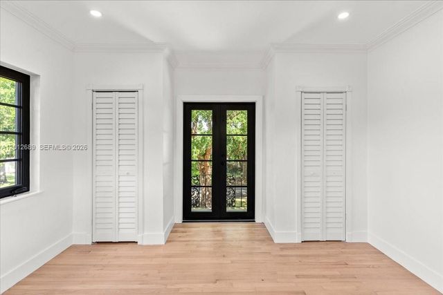 1426 Robbia Ave, Coral Gables, FL 33146