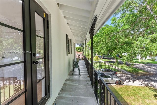 1426 Robbia Ave, Coral Gables, FL 33146