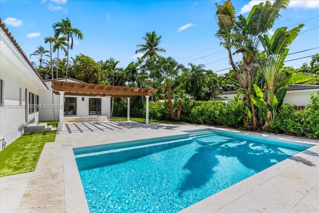 1426 Robbia Ave, Coral Gables, FL 33146