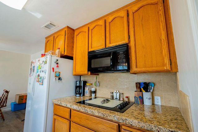 915 La Loma Ave, Modesto, CA 95354