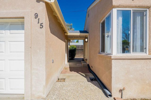 915 La Loma Ave, Modesto, CA 95354