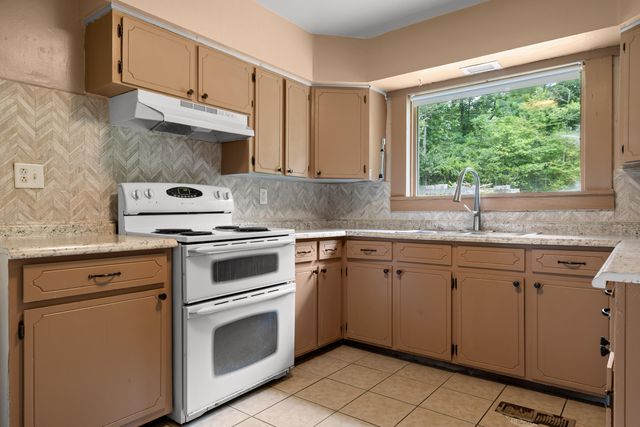 1731 Jeanaga Trail, Chattanooga, TN 37406