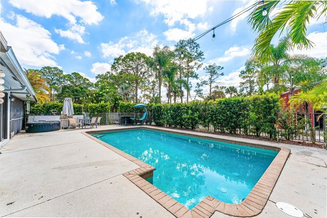 14936 22nd Road N, Loxahatchee Groves, FL 33470