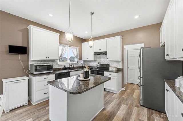 4031 Red Bud Way, Tipp City, OH 45371