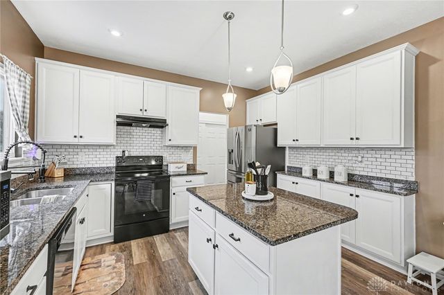 4031 Red Bud Way, Tipp City, OH 45371