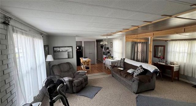 428 Meadows Dr, Washington Twp, PA 15613