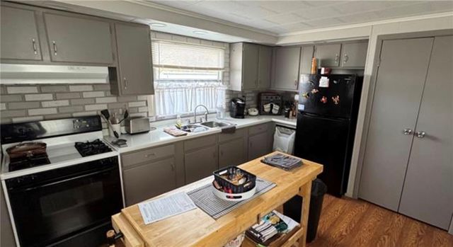 428 Meadows Dr, Washington Twp, PA 15613