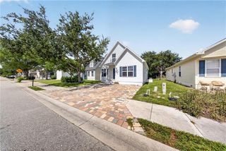 250 Leawood CIR, Naples, FL 34104