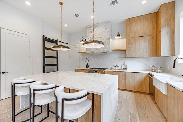 829 Alexander Street, Houston, TX 77007