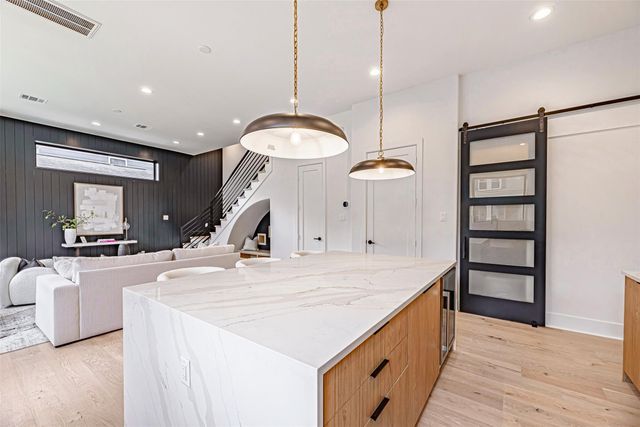 829 Alexander Street, Houston, TX 77007