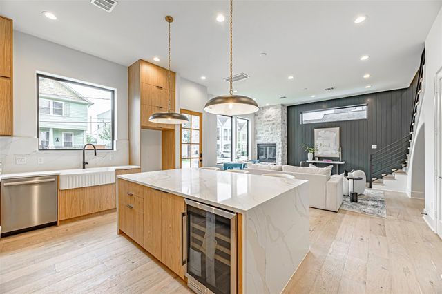 829 Alexander Street, Houston, TX 77007