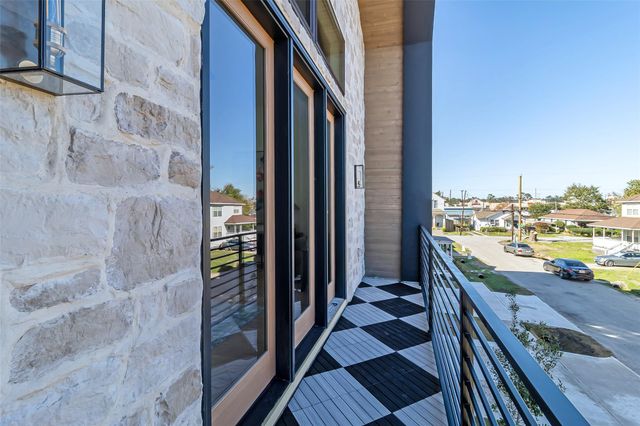 829 Alexander Street, Houston, TX 77007