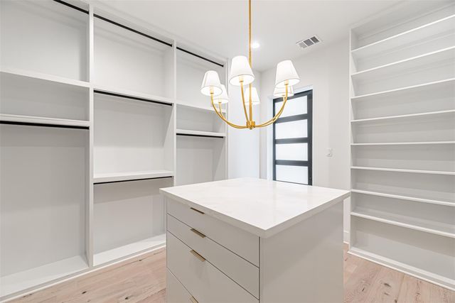 829 Alexander Street, Houston, TX 77007