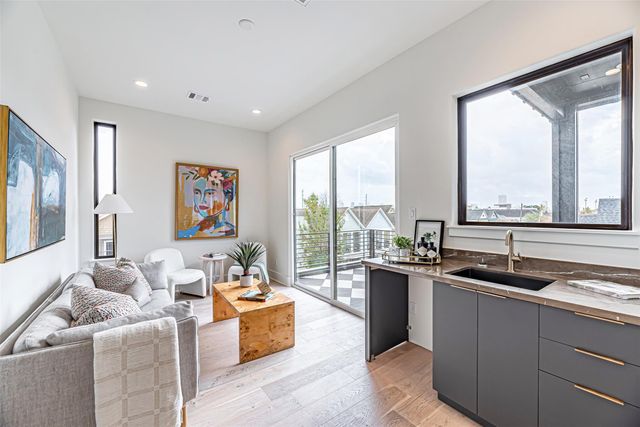 829 Alexander Street, Houston, TX 77007