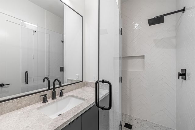 829 Alexander Street, Houston, TX 77007