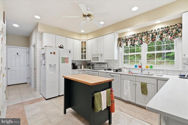 2286 RICHMOND HWY, Stafford, VA 22554