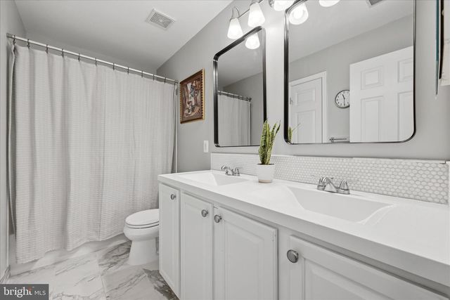 620 HOWITZER TER NE, Leesburg, VA 20176