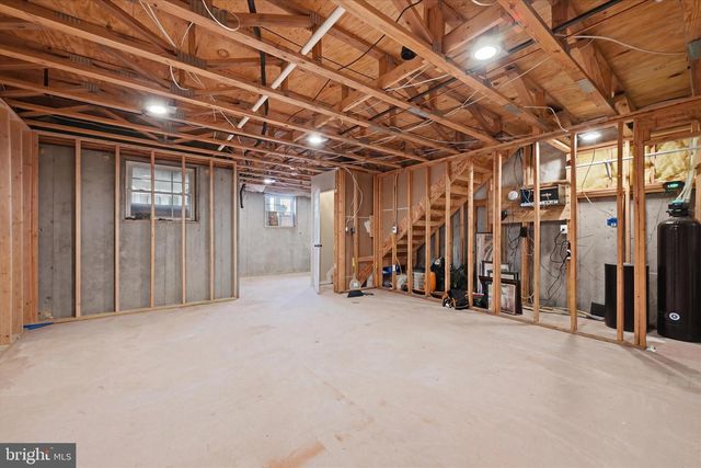 620 HOWITZER TER NE, Leesburg, VA 20176