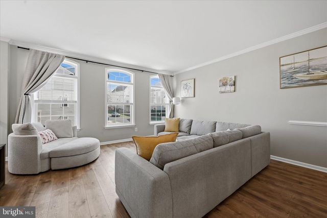 620 HOWITZER TER NE, Leesburg, VA 20176