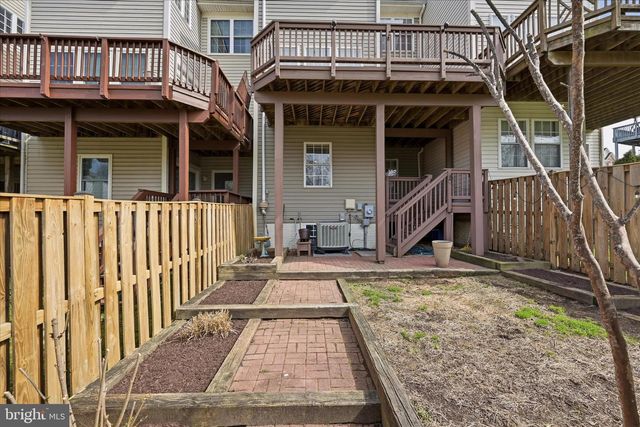 620 HOWITZER TER NE, Leesburg, VA 20176