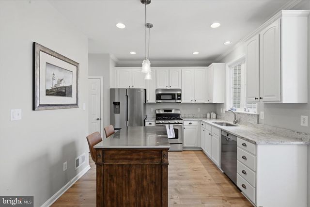 620 HOWITZER TER NE, Leesburg, VA 20176