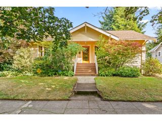 1049 W BROADWAY, Eugene, OR 97402