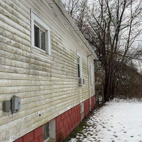 4088-4090 E E 80 Street, Cleveland, OH 44105