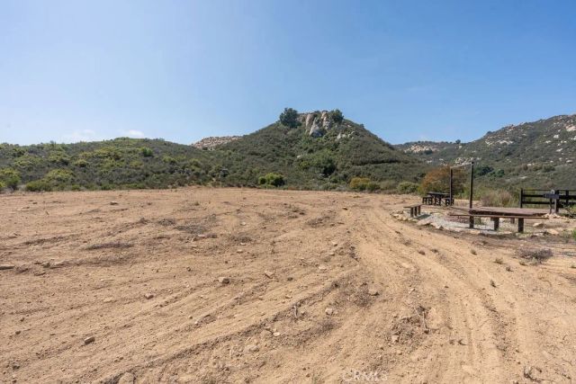 7 Hombre Ln, Murrieta, CA 92562