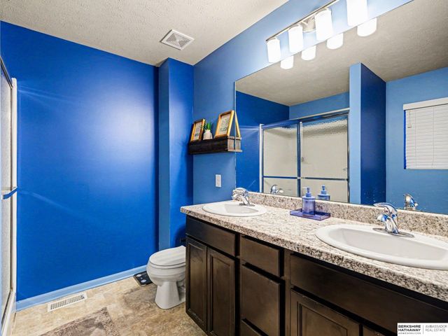 8520 Baker Street, Omaha, NE 68122