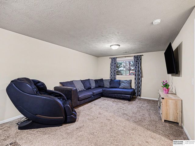 8520 Baker Street, Omaha, NE 68122