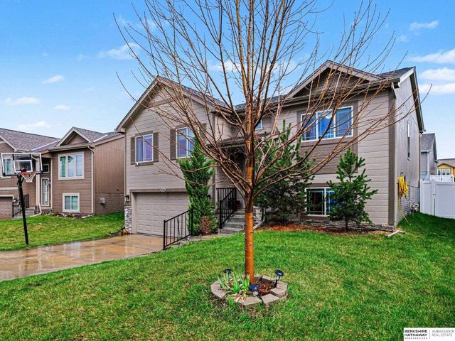 8520 Baker Street, Omaha, NE 68122