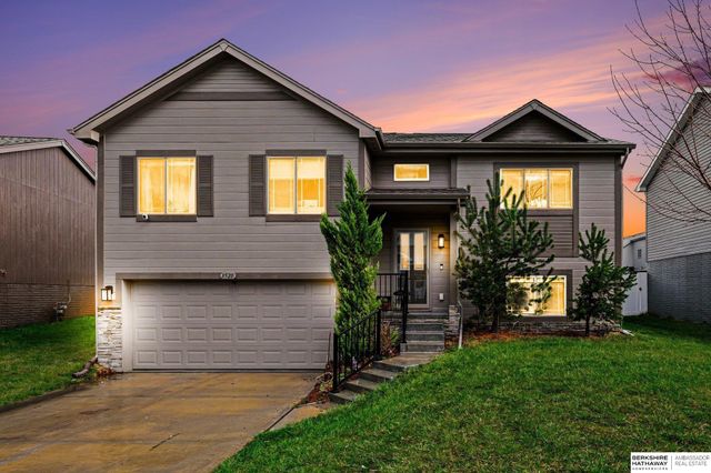 8520 Baker Street, Omaha, NE 68122
