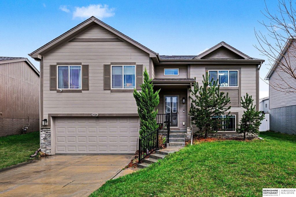 8520 Baker Street, Omaha, NE 68122