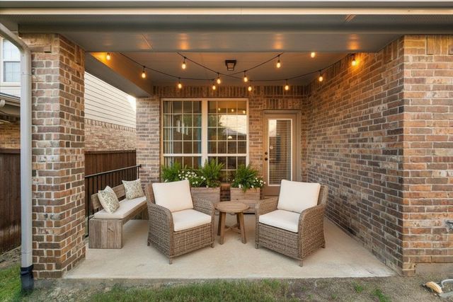 205 Vagon Castle Lane, Lewisville, TX 75056