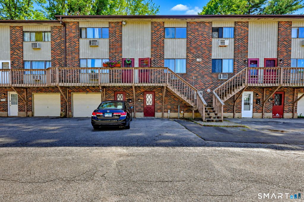 214 Oakville Avenue D, Waterbury, CT 06708