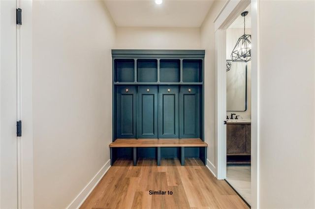 1310 S Auburn Place, West Des Moines, IA 50266