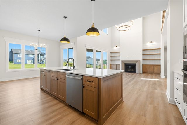 1310 S Auburn Place, West Des Moines, IA 50266