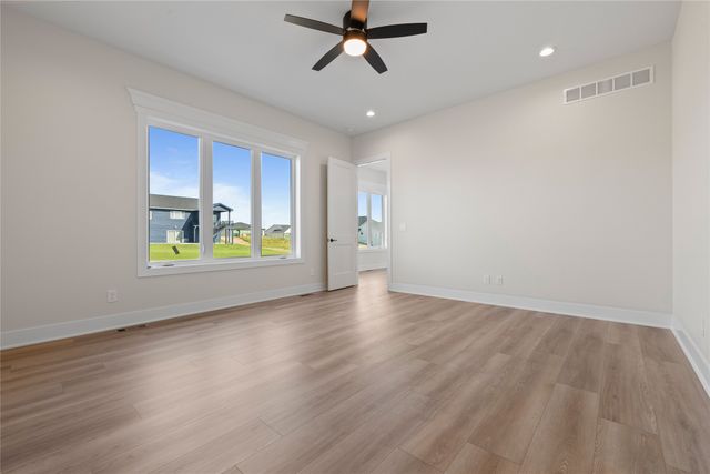 1310 S Auburn Place, West Des Moines, IA 50266