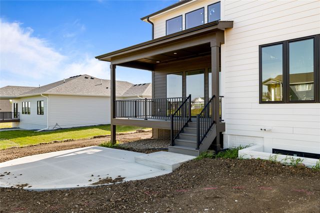 1310 S Auburn Place, West Des Moines, IA 50266