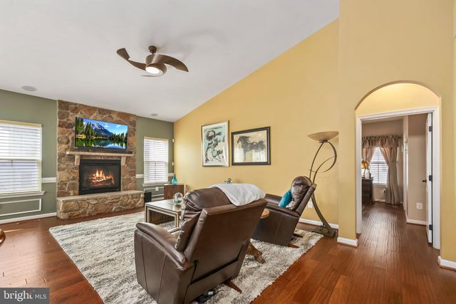 7136 SHEPHERDSTOWN RD, Warrenton, VA 20187