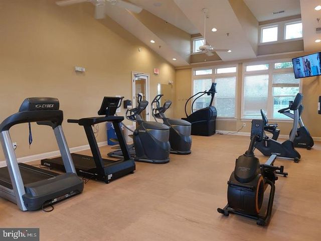 7136 SHEPHERDSTOWN RD, Warrenton, VA 20187