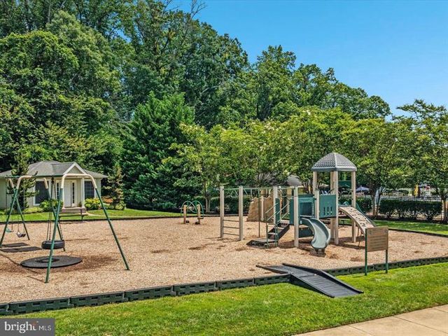 7136 SHEPHERDSTOWN RD, Warrenton, VA 20187