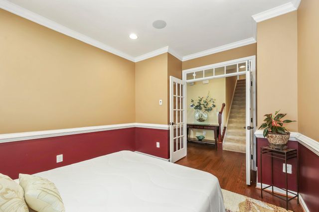 7136 SHEPHERDSTOWN RD, Warrenton, VA 20187