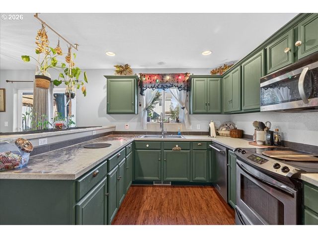 316 Ne STORMY St, Albany, OR 97322