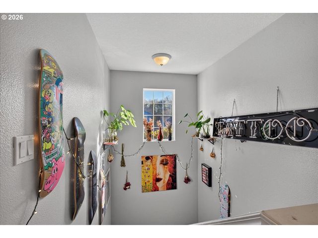 316 Ne STORMY St, Albany, OR 97322