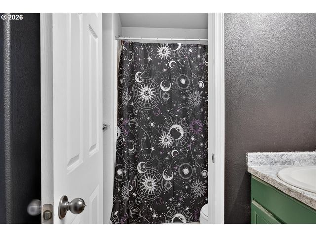 316 Ne STORMY St, Albany, OR 97322