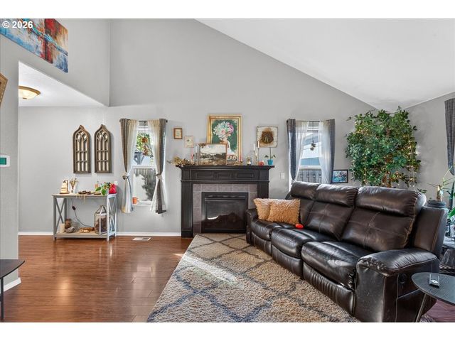 316 Ne STORMY St, Albany, OR 97322