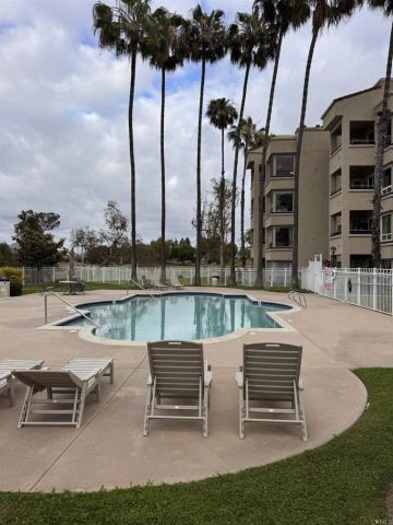 12132 Royal Birkdale Row 202, San Diego, CA 92128