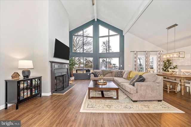 90 ATLATL LN, Hedgesville, WV 25427