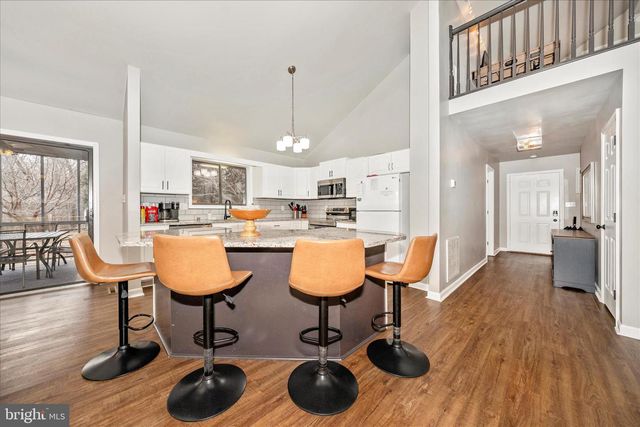 90 ATLATL LN, Hedgesville, WV 25427